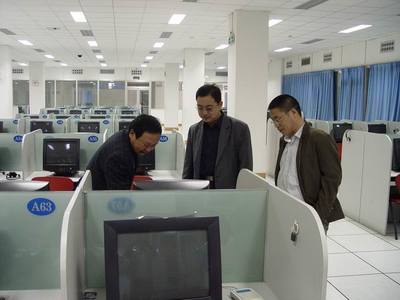 南京農(nóng)業(yè)大學(xué)信息科學(xué)技術(shù)學(xué)院代表團(tuán)蒞臨我院考察交流，共探信息技術(shù)發(fā)展新路徑